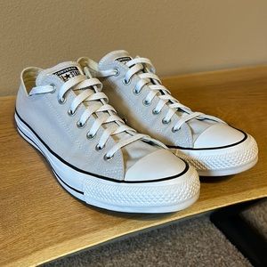 Converse all star low top shoes men’s size 12 like new.